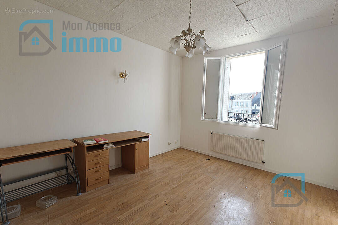 Appartement à MEHUN-SUR-YEVRE