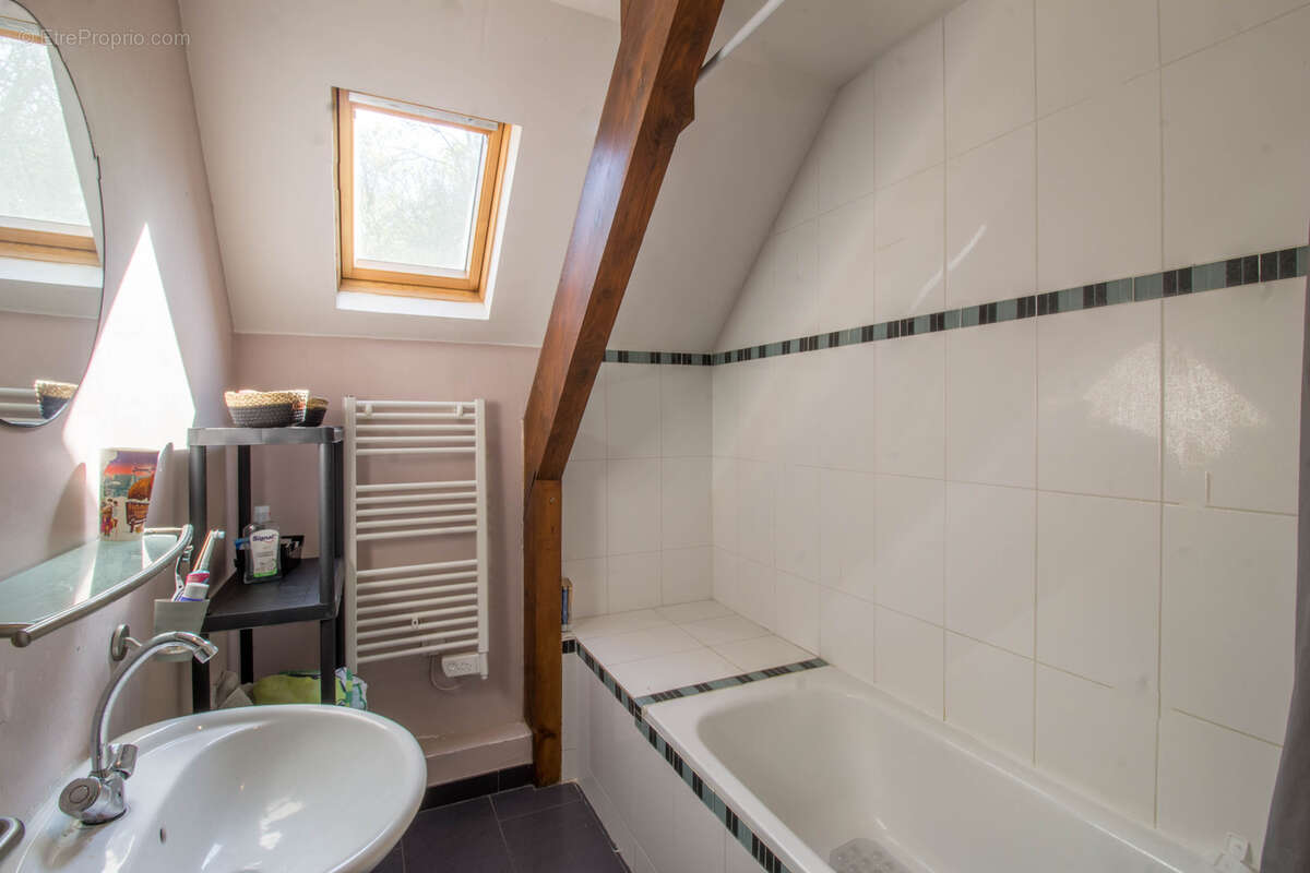 Maison à JANVILLE-SUR-JUINE