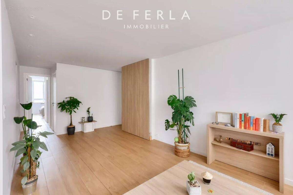 Appartement à PARIS-15E