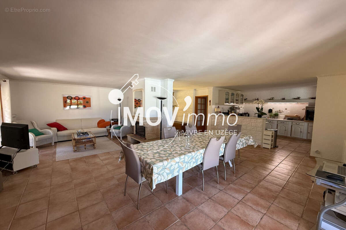 Maison 122 m² à Uzes  - photo 2