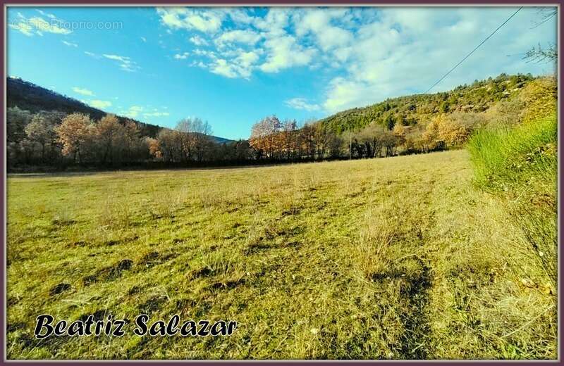 Terrain à MEZEL