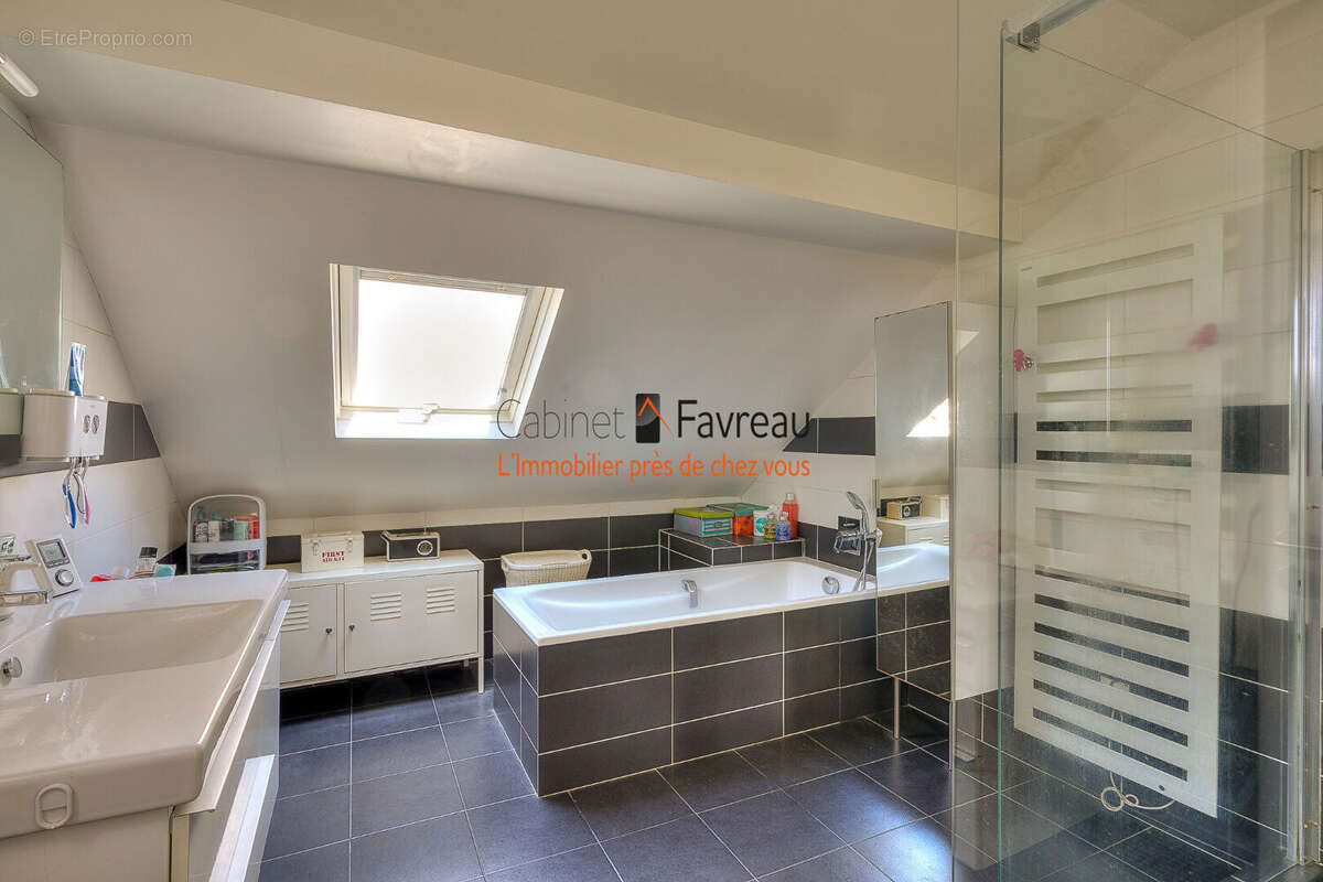 Maison à L&#039;HAY-LES-ROSES