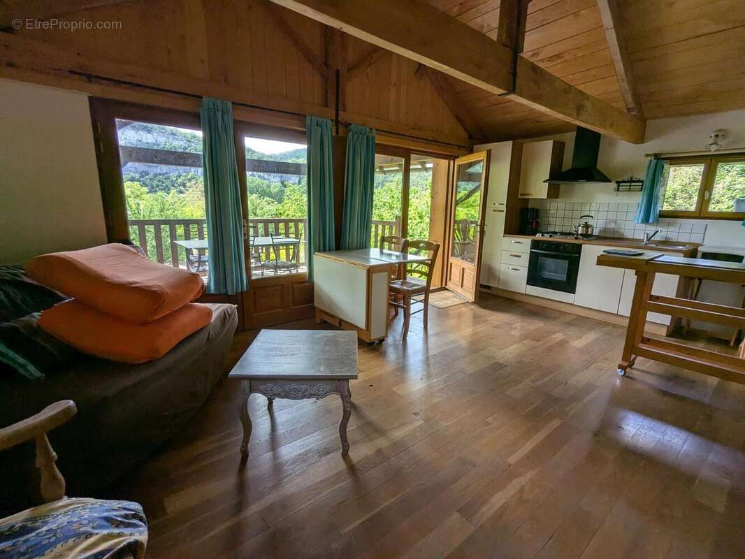 Maison 400 m² à Tour-De-Faure  - photo 9
