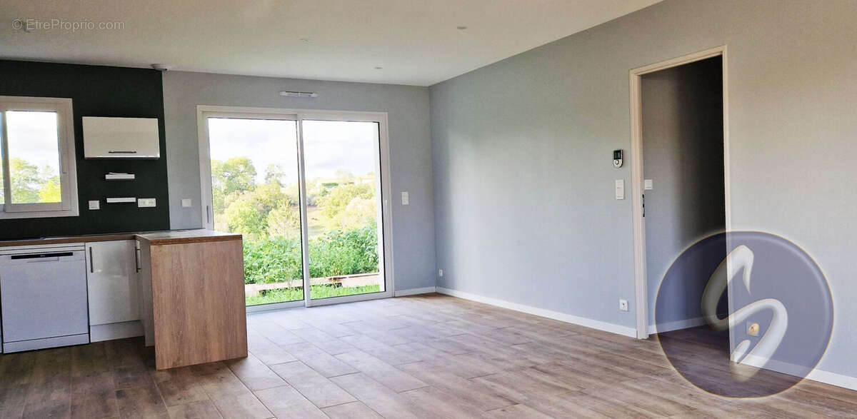 Maison 82 m² à Nanteuil  - photo 6