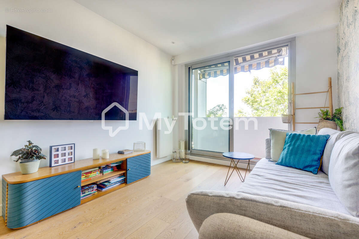 Appartement à PARIS-18E