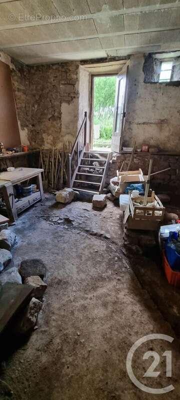 Maison à SAINT-SANTIN-CANTALES