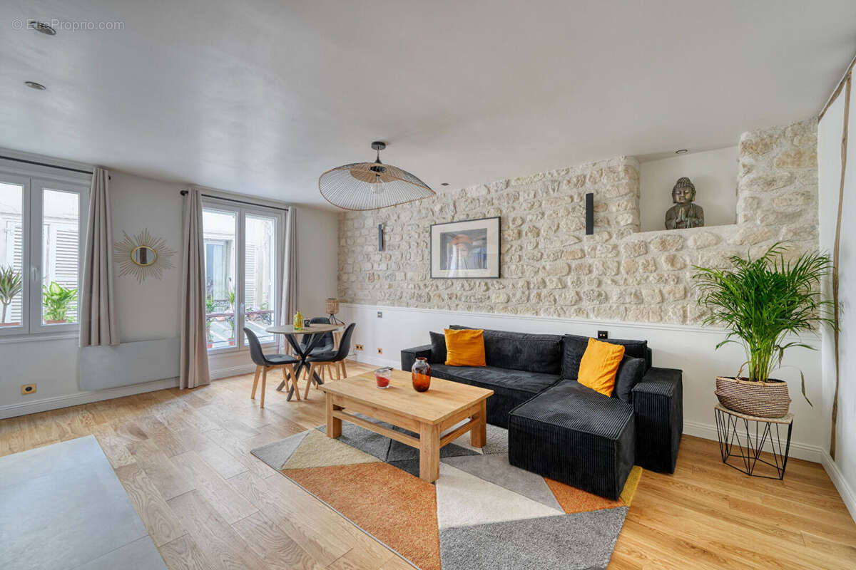 Appartement à PARIS-18E