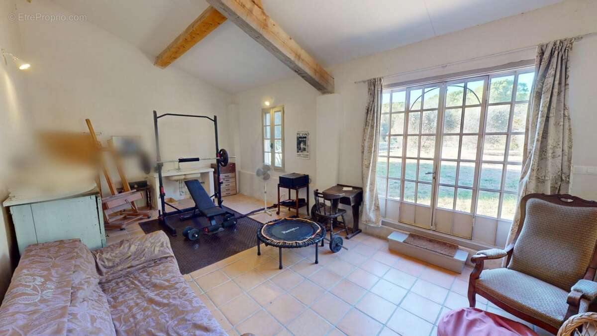 LE MUY: Demeure de prestige en pierre ? Une propriété de caractère au coeur de la Provence varoise - photo 9