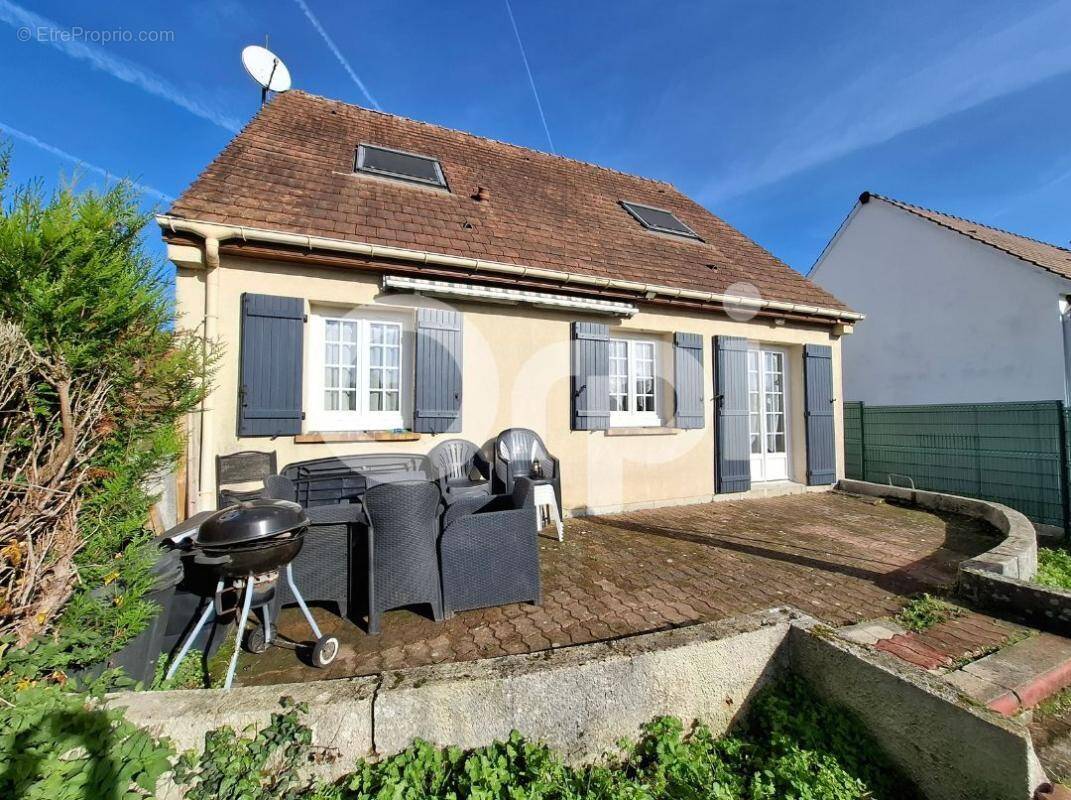 Maison à CUISE-LA-MOTTE