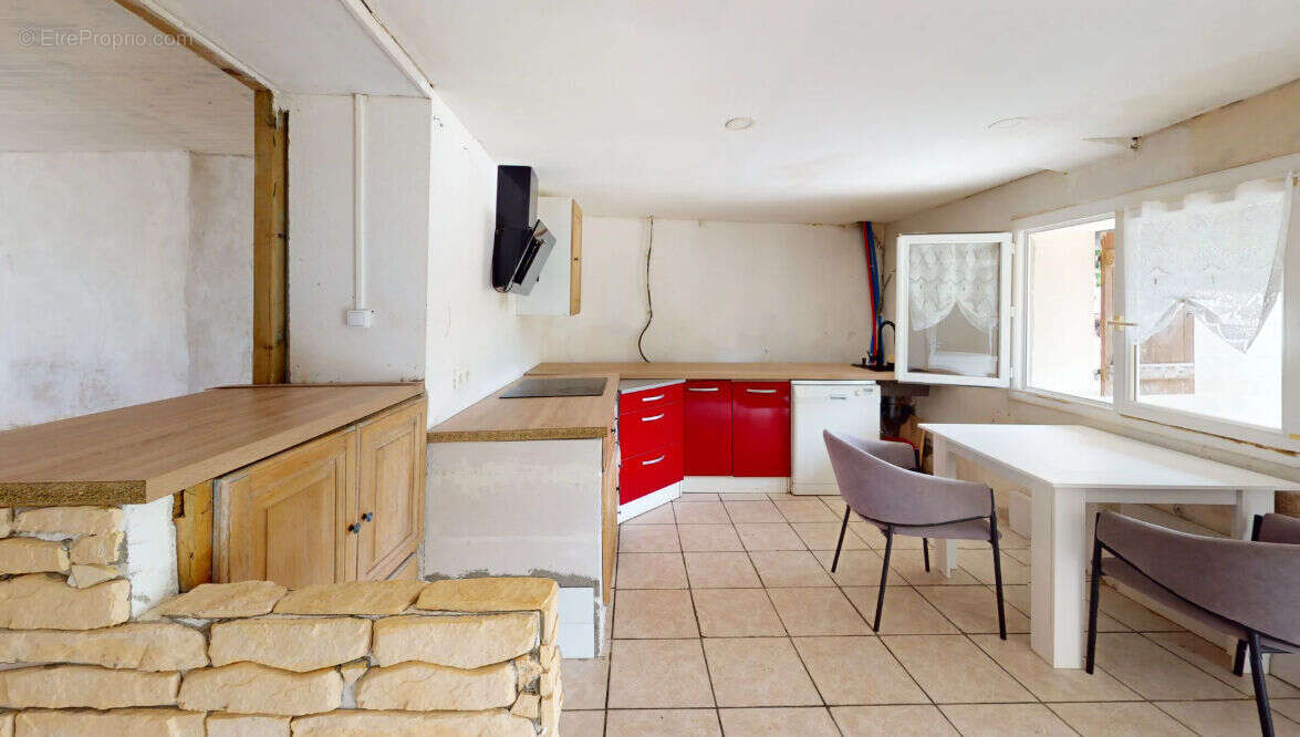 Maison à VILLENEUVE-DE-MARSAN