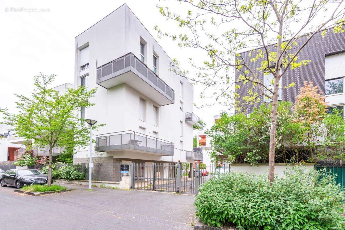 Duplex lumineux 4 pièces à Stains avec extérieurs - photo 18