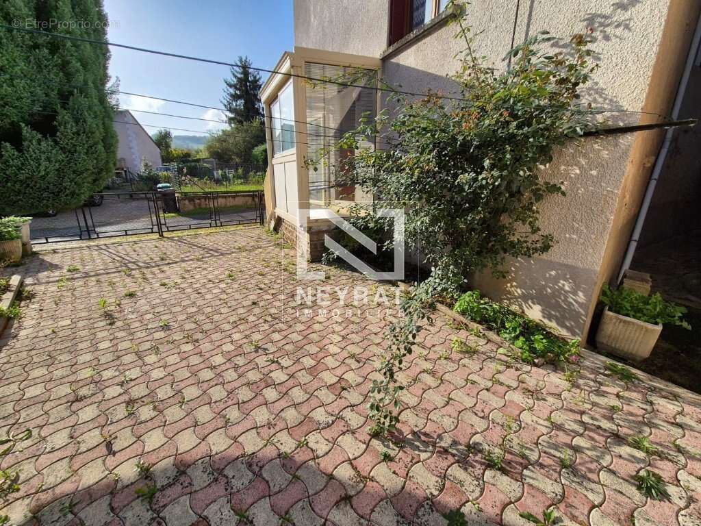 Maison à SAINT-LEGER-SUR-DHEUNE