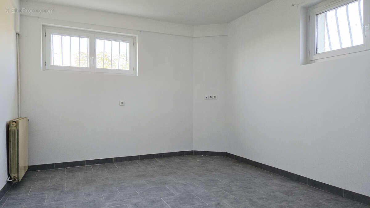 Maison à SAINT-MAGNE-DE-CASTILLON