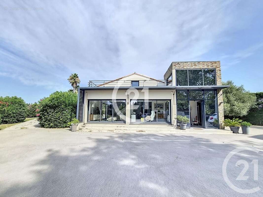 Maison à LATOUR-BAS-ELNE