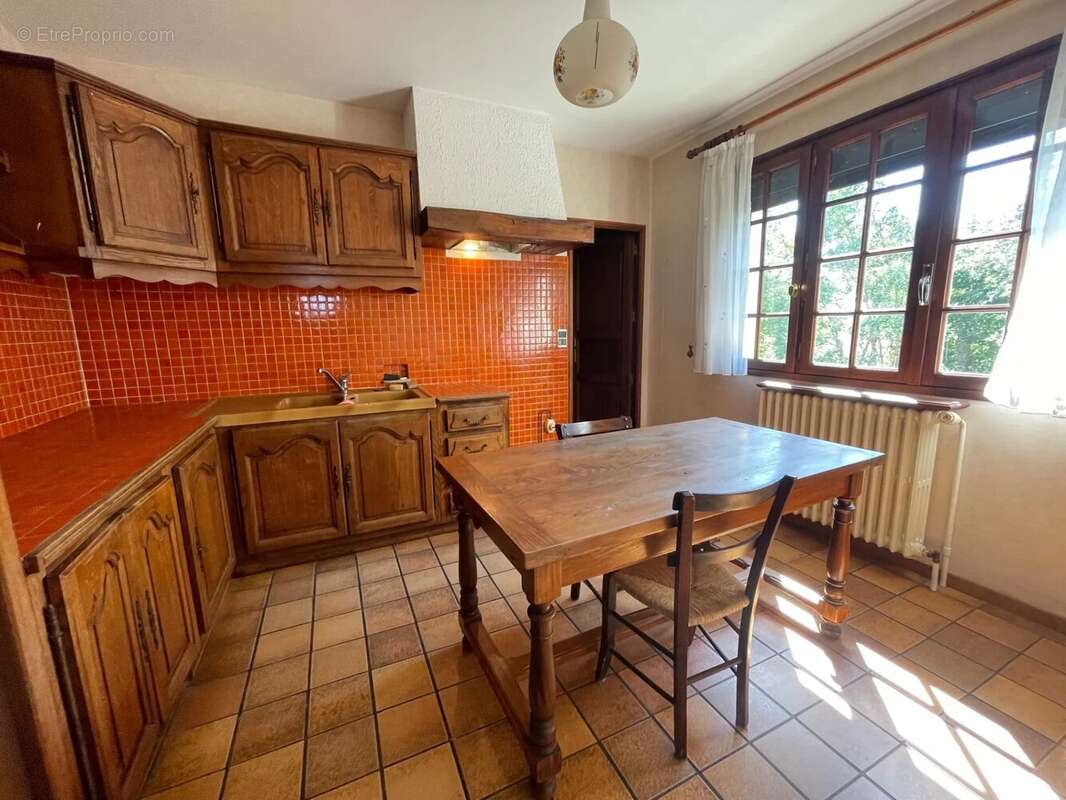 Grande maison  de 226 m² avec hangar - photo 5