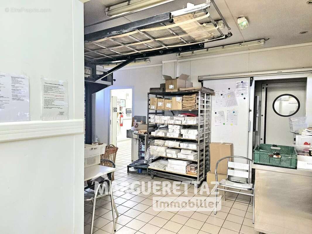 Commerce à MARIGNIER