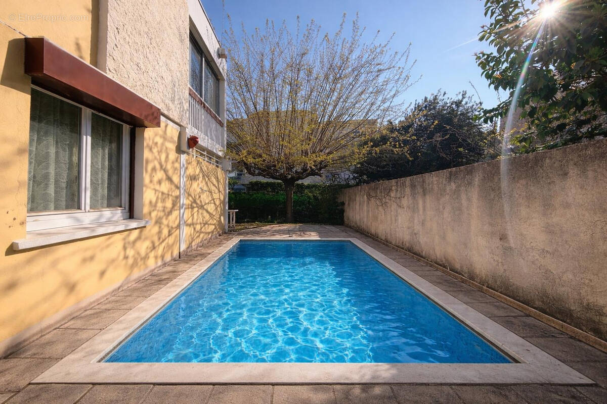 Maison à NIMES