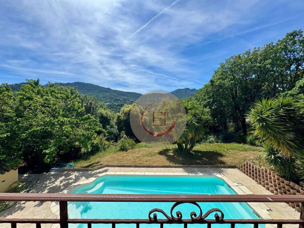 Maison à LES ADRETS-DE-L'ESTEREL