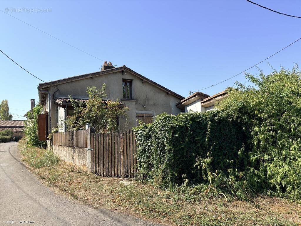 Maison à NANTEUIL-EN-VALLEE