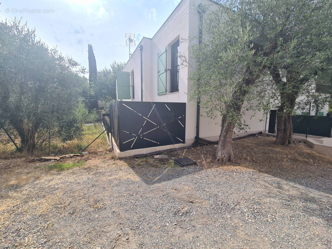 Appartement à SPERACEDES