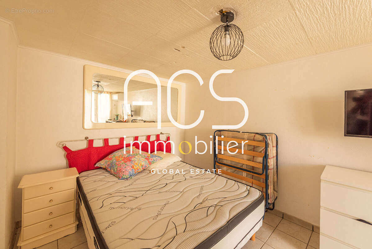 Maison à LES ISSAMBRES