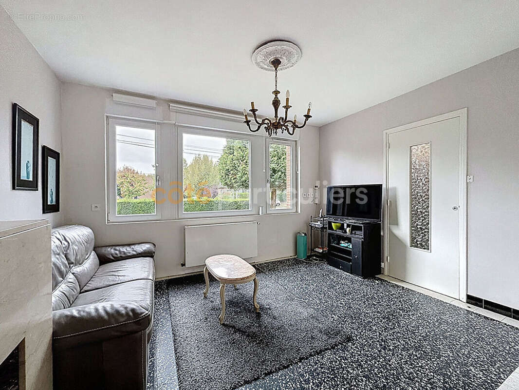 Maison à LA CHAPELLE-D&#039;ARMENTIERES