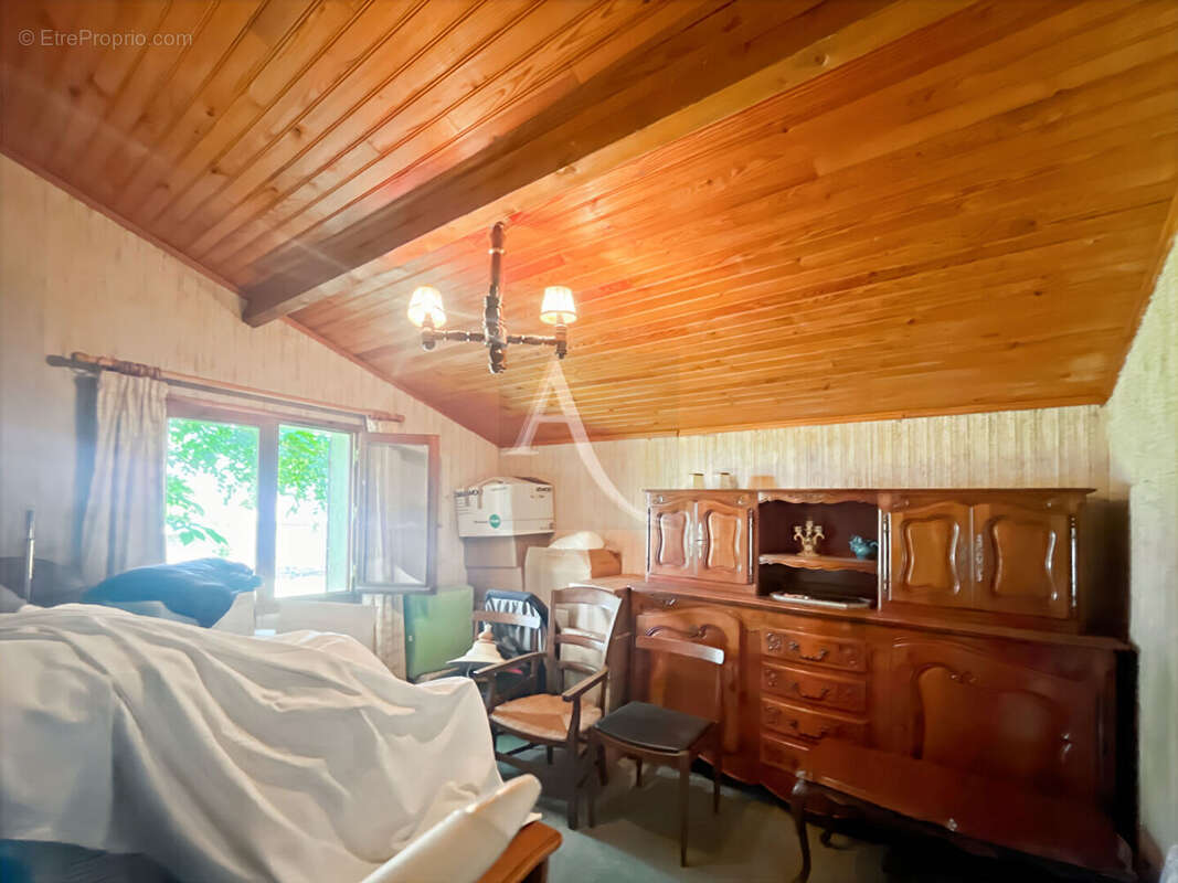 A vendre chalet avec jardin et terrain de tennis - photo 5