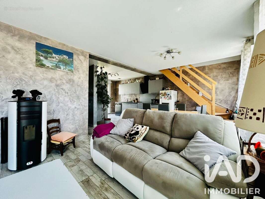 Maison 82 m² à Oysonville  - photo 7