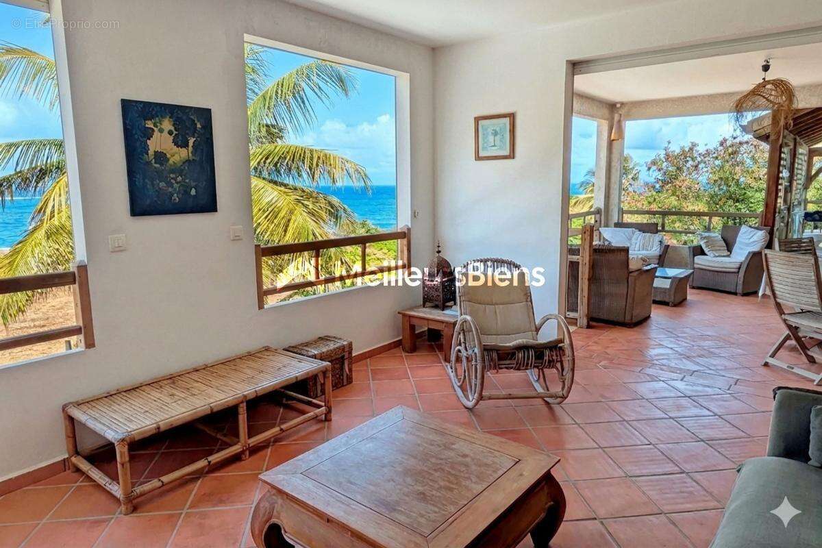 Appartement à LE MOULE