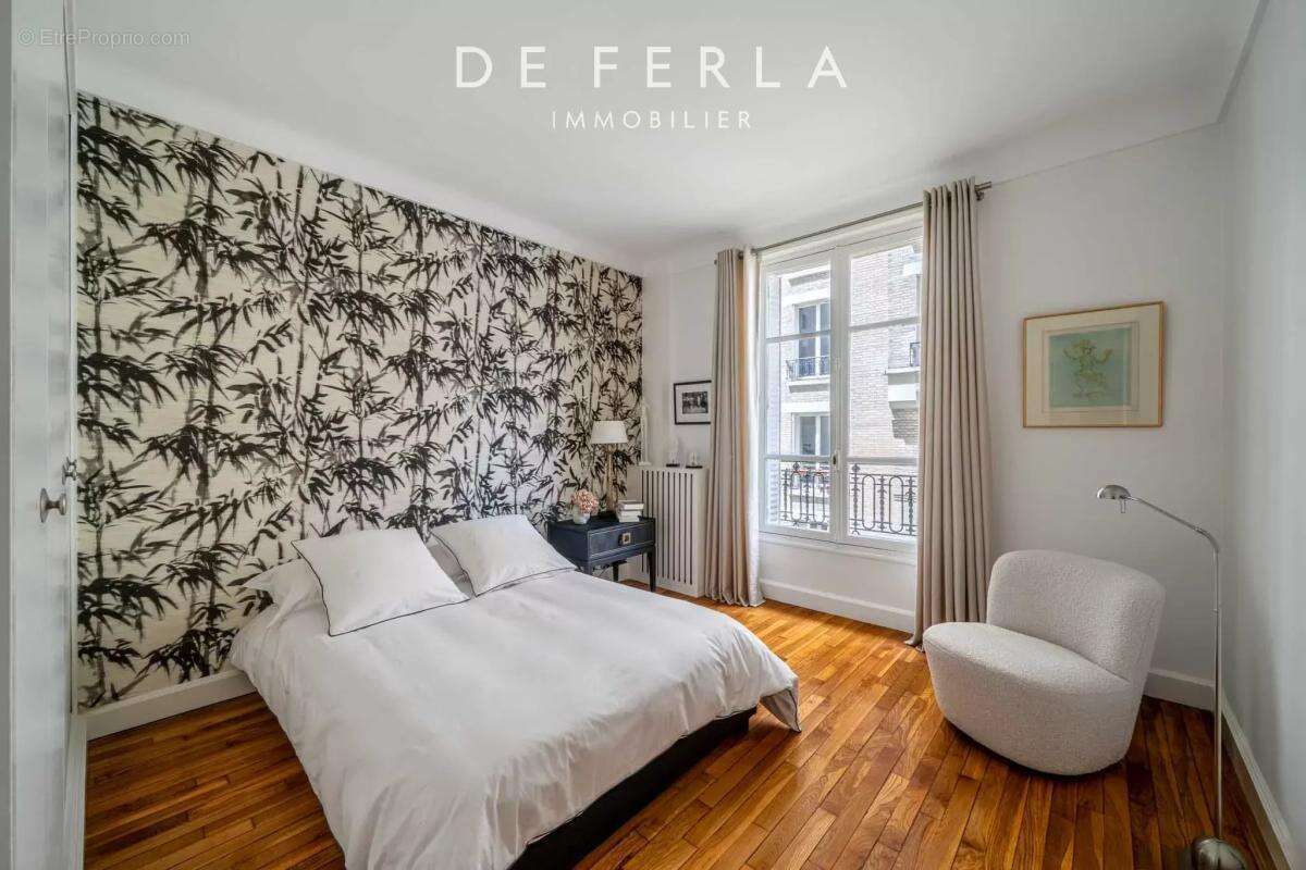 Appartement à PARIS-14E