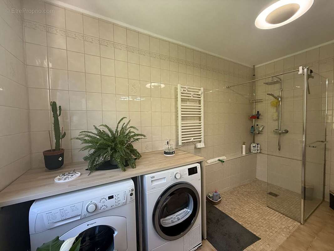 Maison à SAINT-OUEN-LE-HOUX