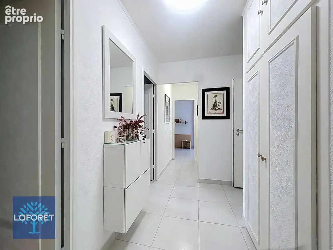 À vendre - appartement 5 pièces de 94 m² - pyramides - photo 5