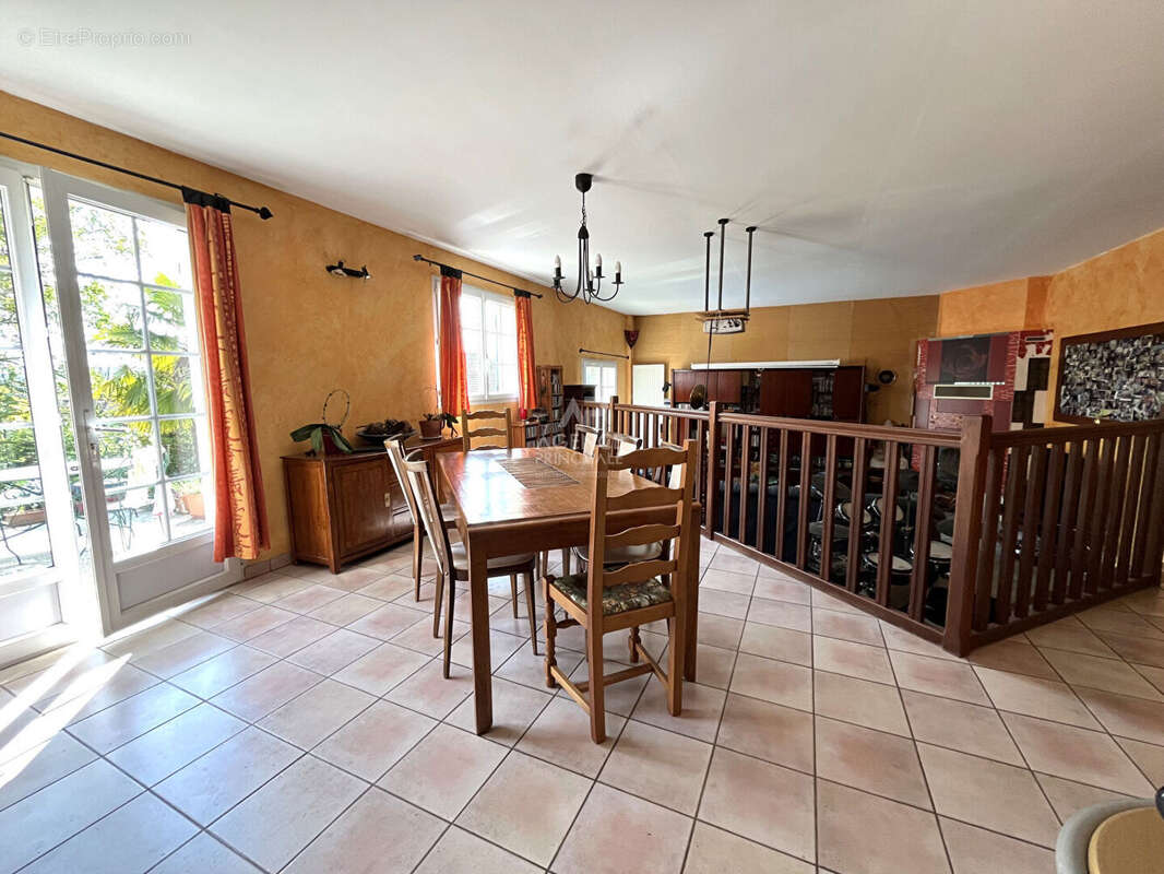 Maison à COURDIMANCHE