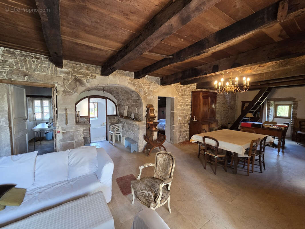 Maison à SALVAGNAC-CAJARC