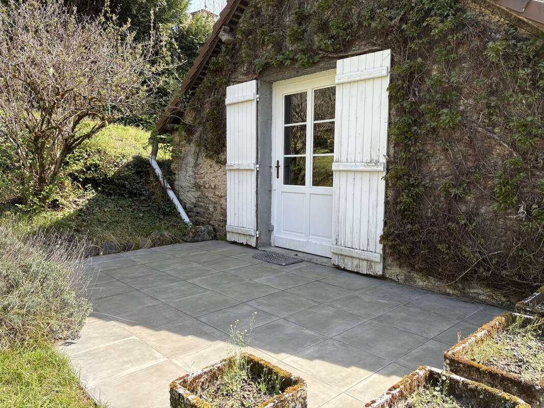 Maison à COUSSAC-BONNEVAL