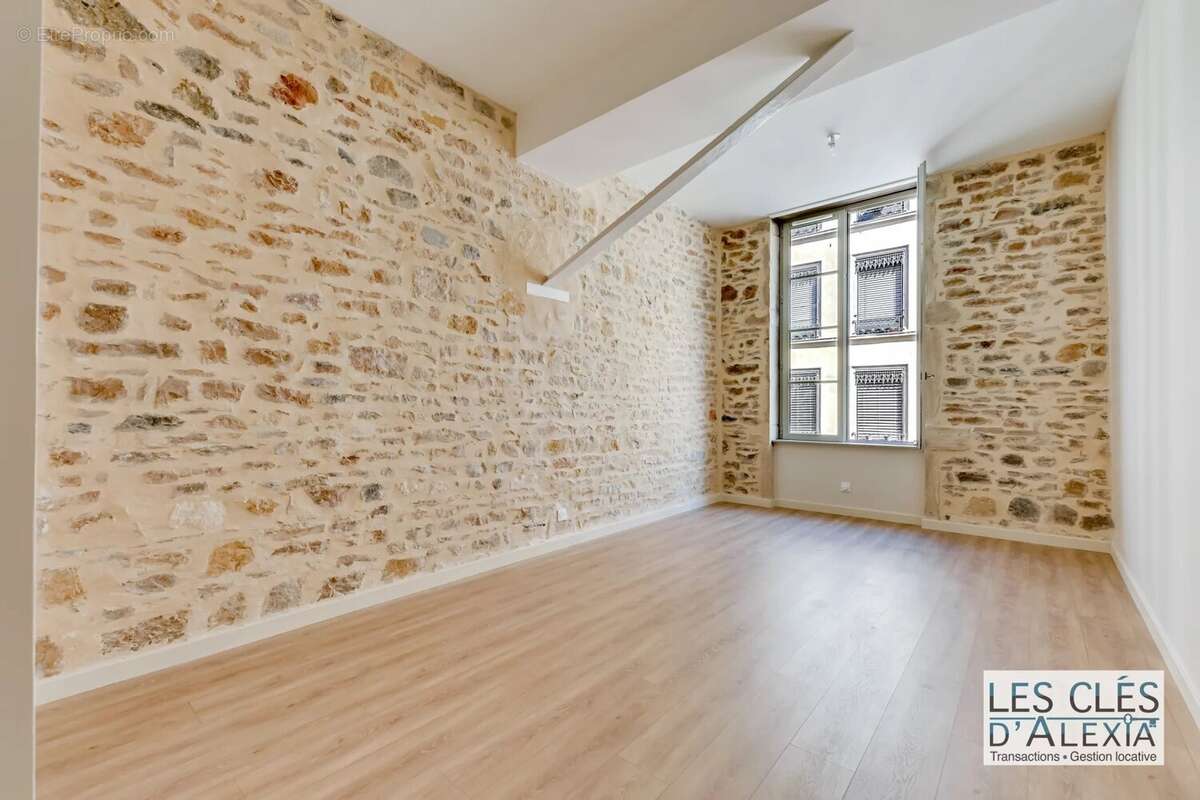Lyon 6ᵉ – Rue Sully  Superbe T1 rénové de 32 m² à deux pas de la place Maréchal Lyautey - photo 4