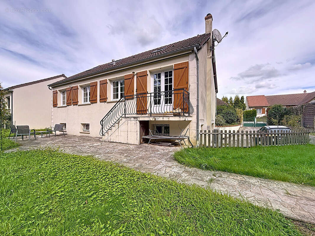 Maison à CHOUZY-SUR-CISSE