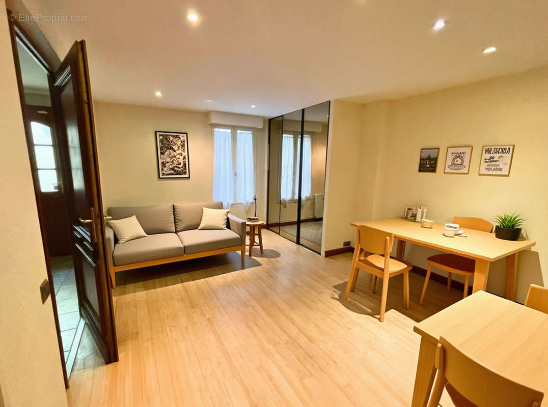 Appartement à CHENNEVIERES-SUR-MARNE