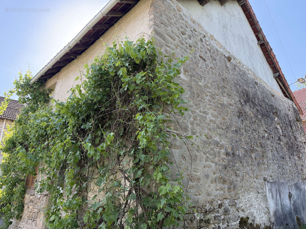 Maison à SAINT-LAURENT-LES-EGLISES