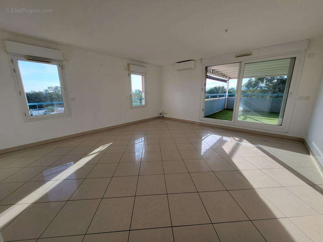 Appartement à FREJUS