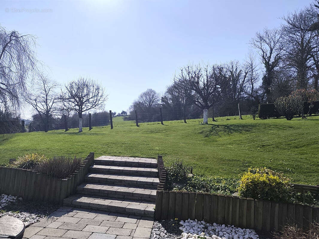 Maison à AIX-EN-ISSART