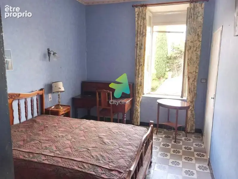 Maison a renover avec remises et cour, terrasses - photo 9