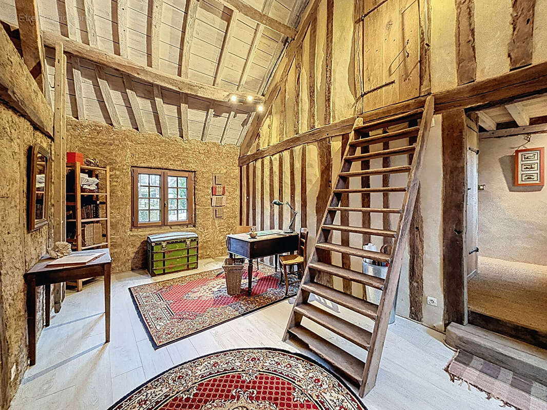 Maison à SAINT-PIERRE-SUR-DIVES