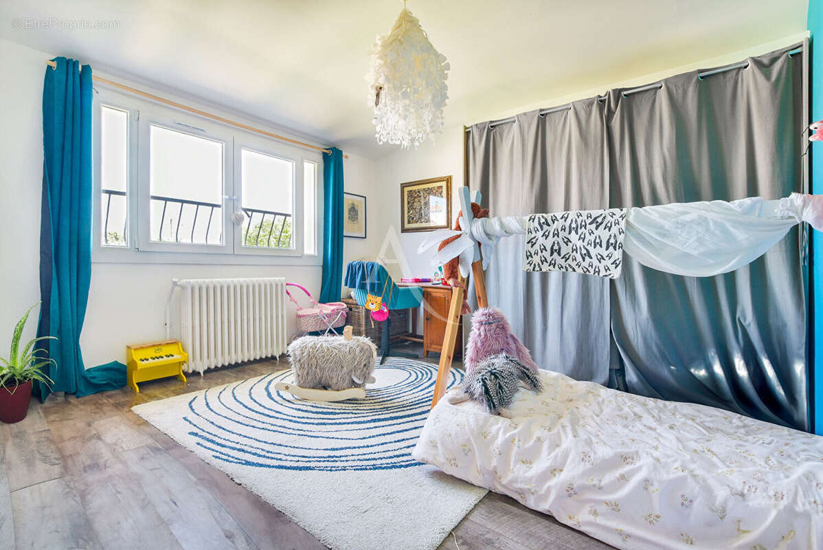 Maison à VERNEUIL-L&#039;ETANG