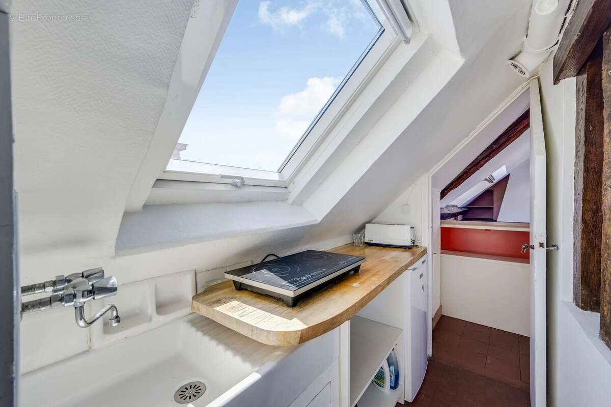 Studio de 24m2 avec vue Panthéon – Sectorisation Lycée Henri-IV - photo 6