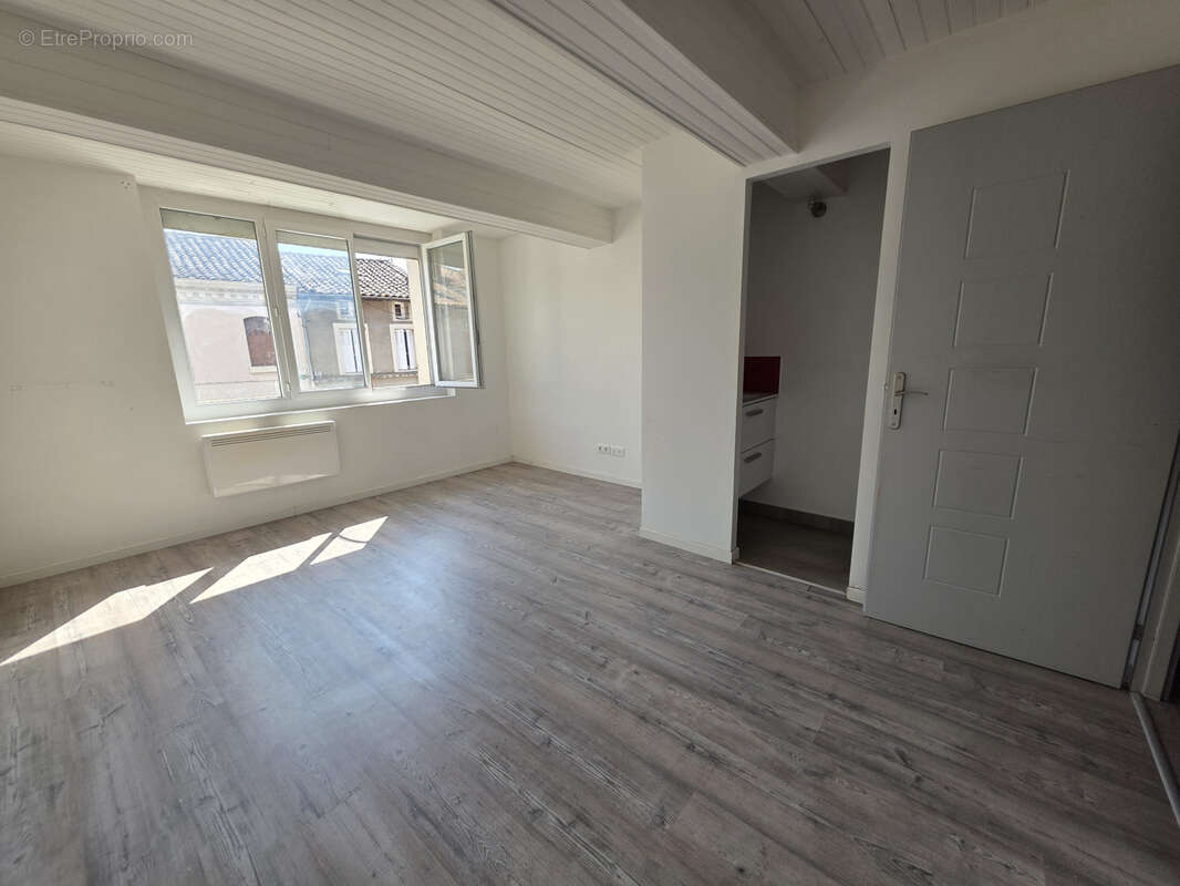 Appartement duplex 4 pièces avec terrasse privative   Centre-ville de Saverdun - photo 4