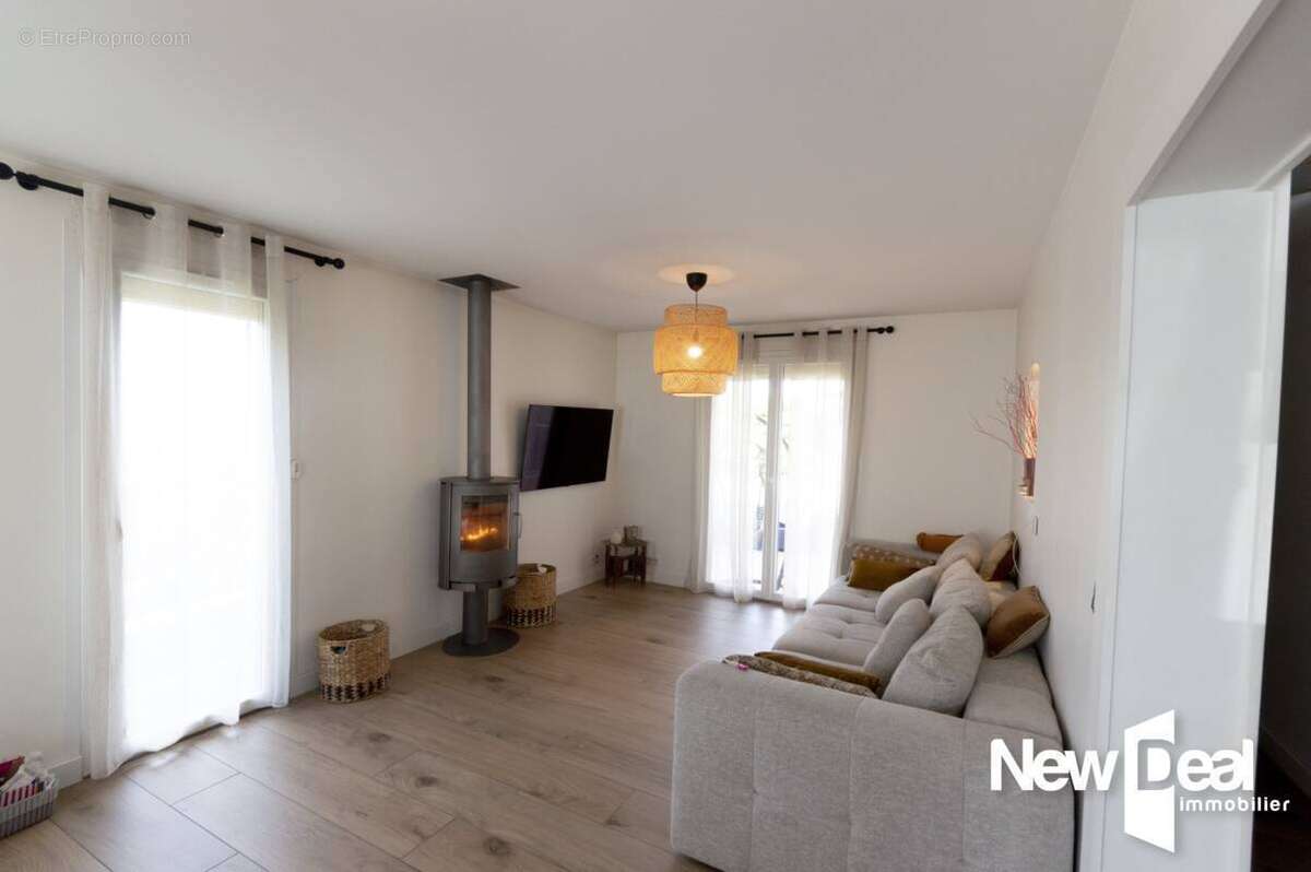 Maison à CRANVES-SALES