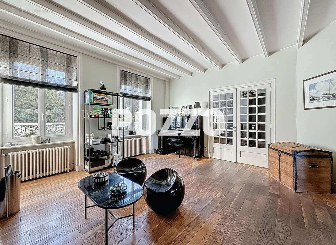 Maison à DONVILLE-LES-BAINS