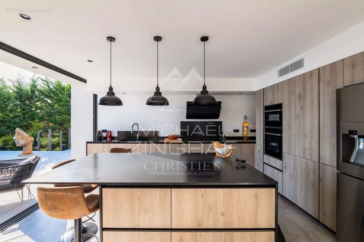 Maison à TOURRETTES-SUR-LOUP