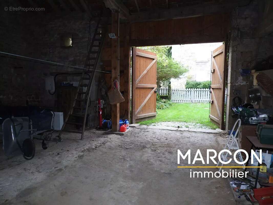 Maison à SAINT-PIERRE-BELLEVUE